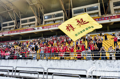 社會(huì)足球場(chǎng)地設(shè)施建設(shè)&middot;四川在行動(dòng)②|你身邊的足球場(chǎng)還有多少?